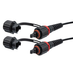 IP68 ODVA 兼容 MPO APC 公头到 IP68 ODVA 兼容 MPO APC 公头，24 芯光纤，SM OS2 5mm LSZH 户外级，30m 光缆组件的图片