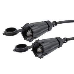超6类IP68防护等级以太网电缆组件，S/FTP双屏蔽，26AWG，RJ45至RJ45，CMX阻燃级PVC，黑色，带防尘盖，0.5M的图片
